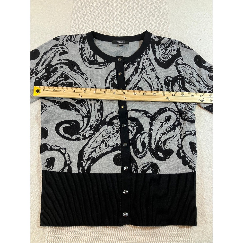 Premise NWT Womens Grey Black Paisley Snap Front Lightweight Cardigan Sweater M - Picture 4 of 7